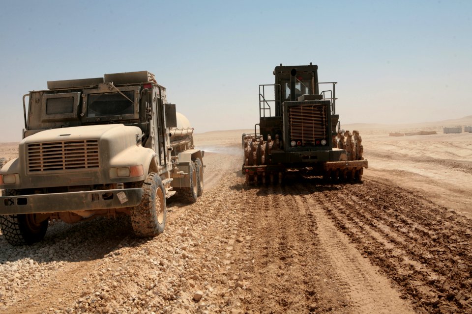 Seabees from NMCB 17 Seabees build combat outpost DVIDS112687