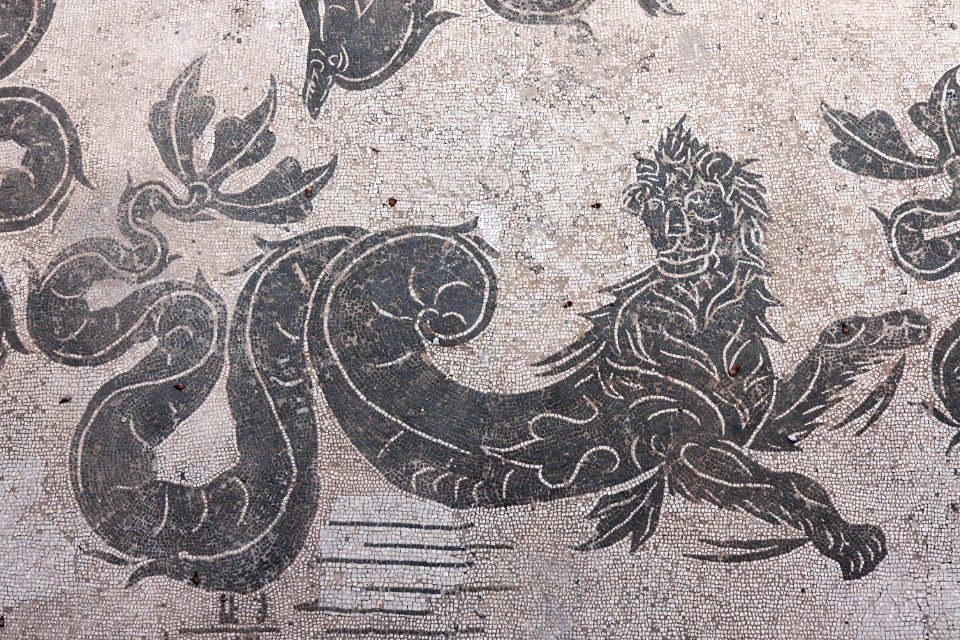 Sea-monster Terme di Nettuno Ostia Antica 2006-09-08