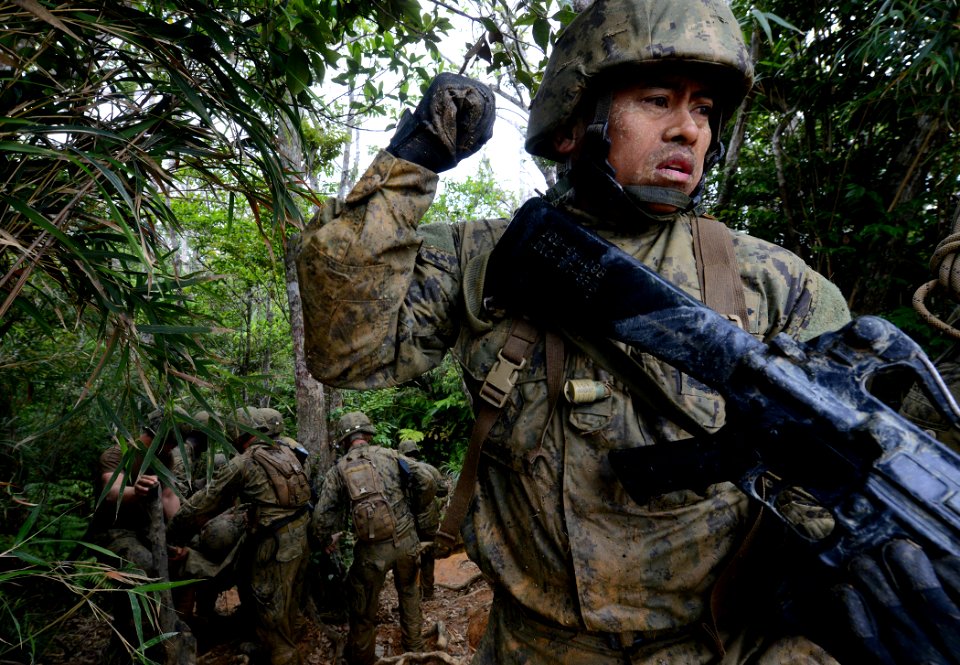 Seabees conduct jungle training. (17125602827)