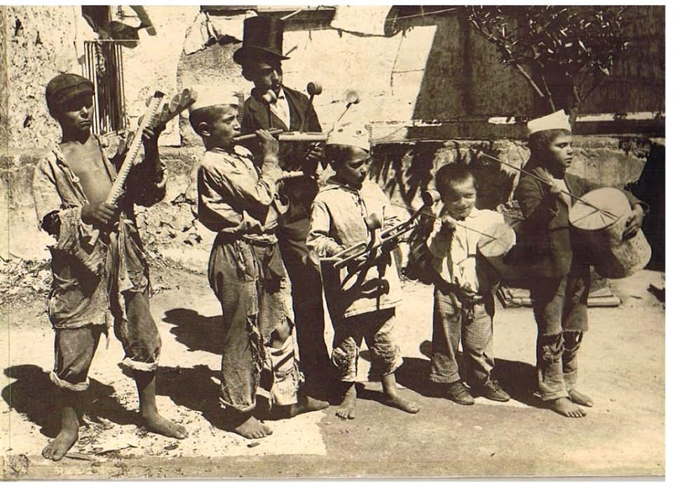 Scugnizzi suonatori 1880s