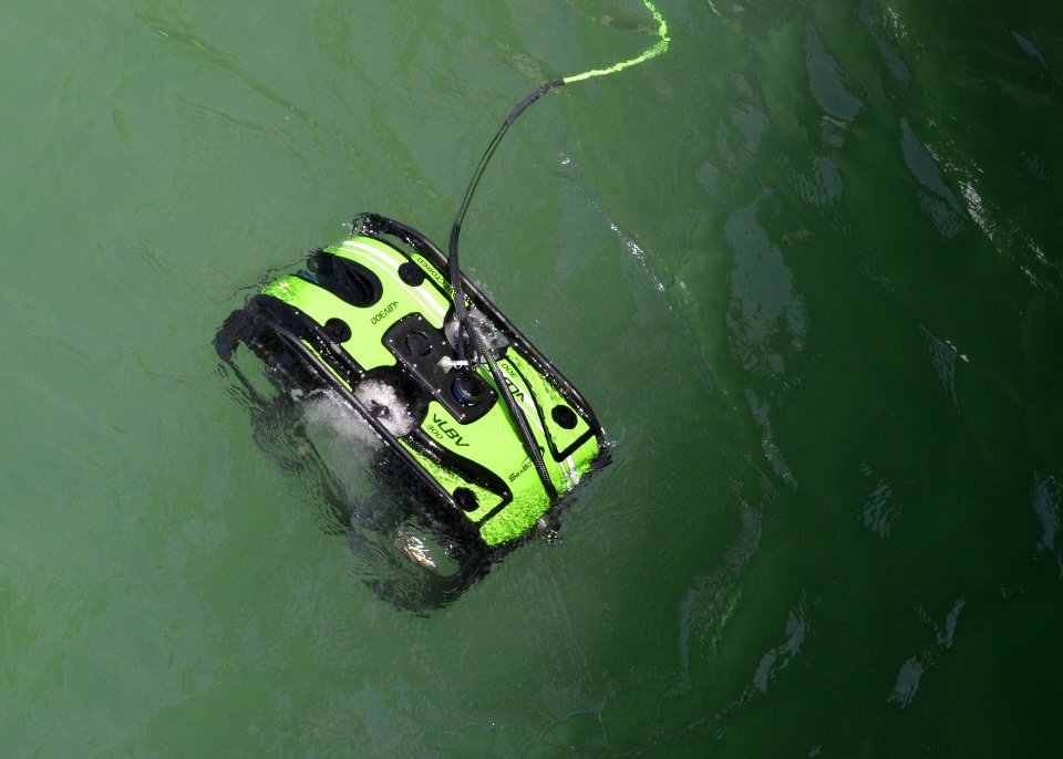 SeaBotix training 130709-N-AZ907-062