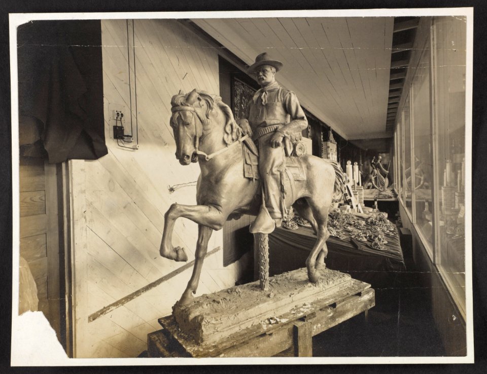 Sculpture of Theodore Roosevelt seated on horse LCCN2013651084