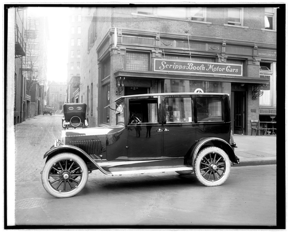 Scripps Booth sedan, 1921 LCCN2016852407