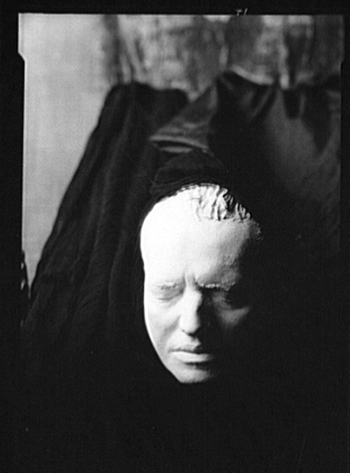 Sculpture mask of Arnold Genthe by Robert Aitken LOC agc.7a09353