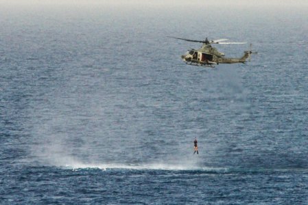 Search and rescue training 140727-N-HO612-044