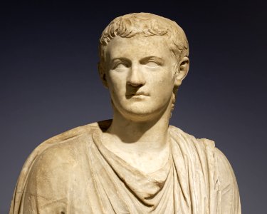 Seated Caligula Louvre Ma1267 n3