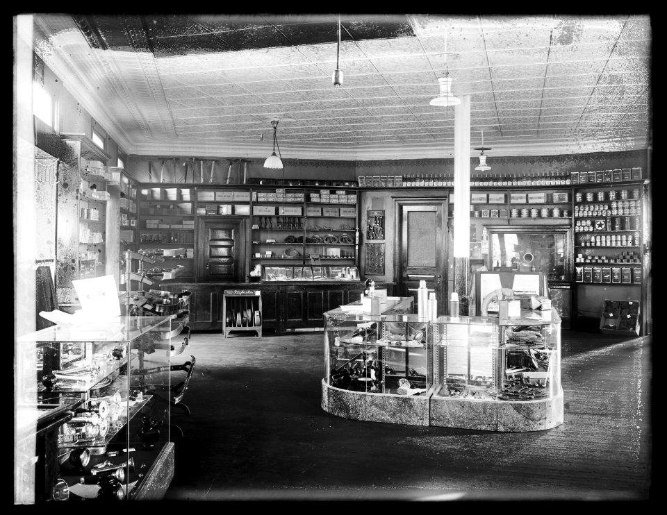 Seaton Garage Supply house, interior LCCN2016851418