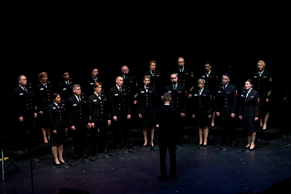 Sea Chanters visit Rockford (33488887924)