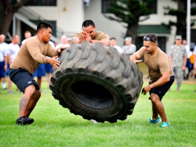Seabee Olympics at Joint Base Pearl Harbor-Hickam 150304-N-WF272-132