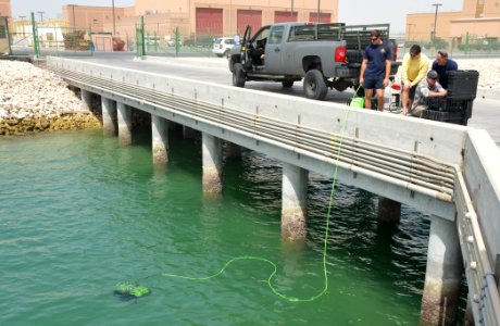 SeaBotix training 130709-N-AZ907-053