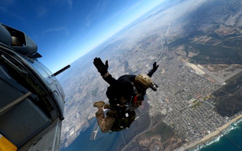 SEAL TEAM 7 PARA OPS 150226-N-FC670-305