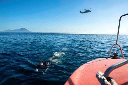 Search and Rescue Demo, Pacific Partnership 150708-N-CF750-135