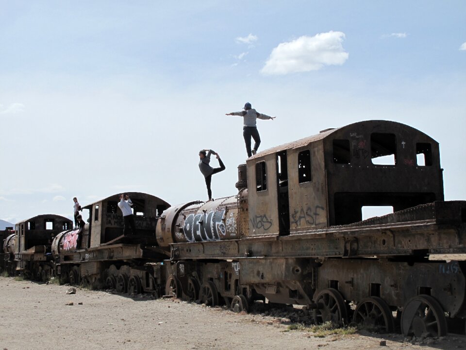 Bolivia trains ruins