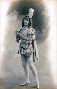 Amélie Diéterle au théâtre (1900) dans « Les Brigands » (E)