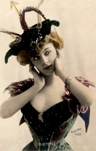 Amélie Diéterle (1871-1941) carte postale (A25)