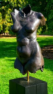 Art sculpture bronze photo