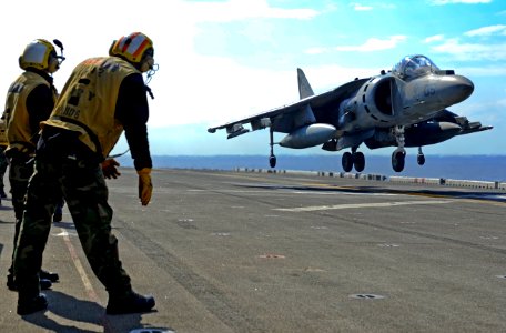 An AV-8B lands aboard USS Bonhomme Richard. (8426062683)