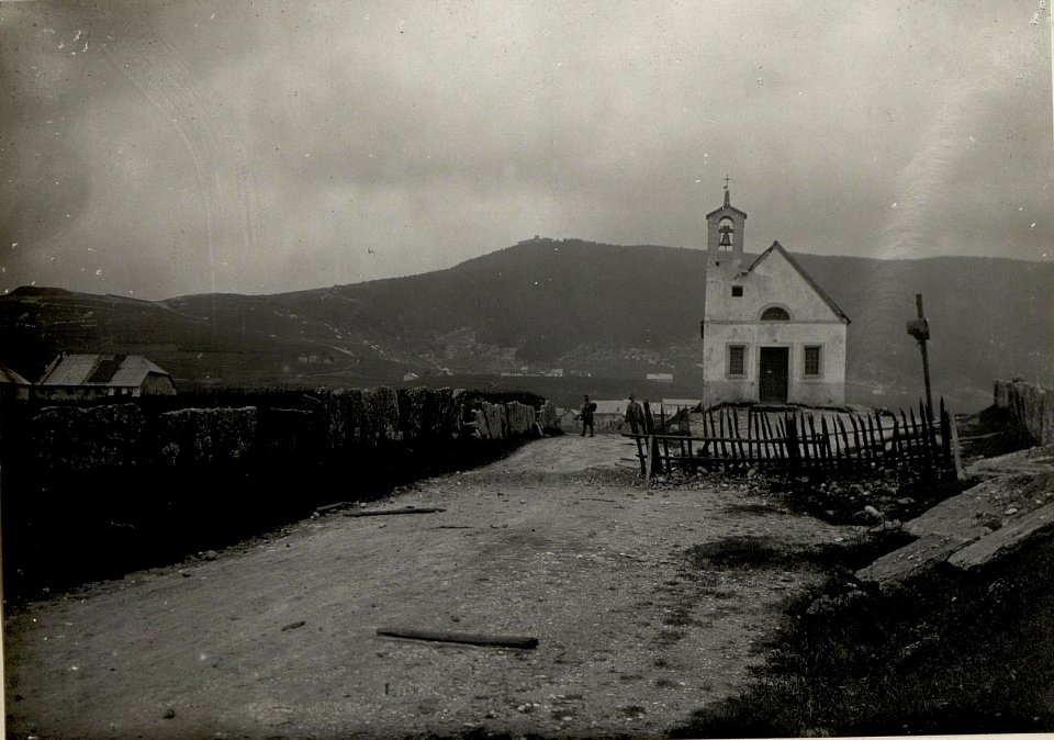 An der Strasse von Asiago nach Interotto. Aufgenommen am 6. Juni 1916. (BildID 15534448)