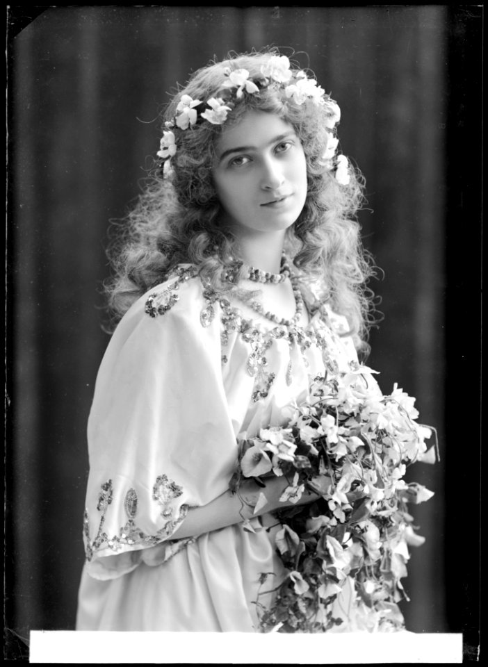 Anna Arehn in En vintersaga at Svenska teatern 1908 - SMV - NA043
