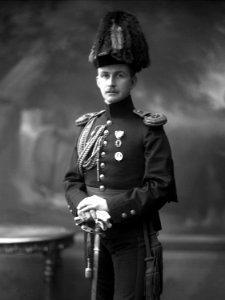 Christopher Fougner in uniform for Generalstaben, 1909 - looking at viewer