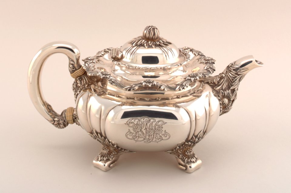Chrysanthemum Teapot, 1891–1902 (CH 18497399-2)