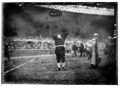 Christy Mathewson, New York, NL - World Series warm up (baseball) LCCN2014689852