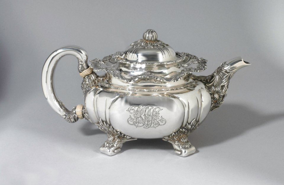 Chrysanthemum Teapot, 1891–1902 (CH 18497399)