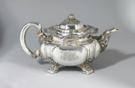 Chrysanthemum Teapot, 1891–1902 (CH 18497399)