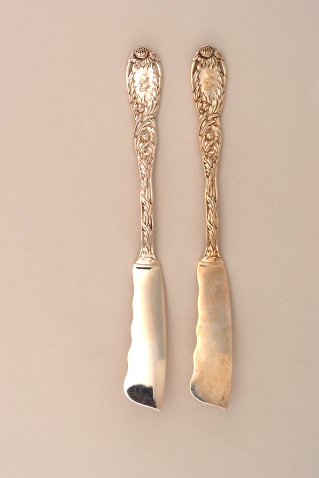 Chrysanthemum Butter Knives, 1880–91 (CH 18419995)