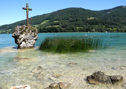 Salzkammergut water - mondsee cross-stone monument