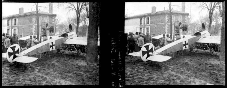 Châlons-St Memmie. 11-04-16. Aéro allemand Fokker - Fonds Berthelé - 49Fi607 photo