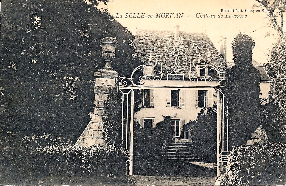 Château de la Vesvre;- La Celle-en-Morvan
