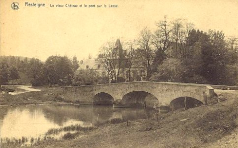 Château de Resteigne pont sur la Lesse 006