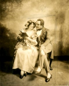 Costumed portrait of opera singers Anna Fitziu and Andres De Segunda (SAYRE 12804)