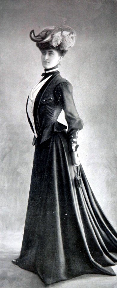 Costume tailleur par Redfern 1904 2 cropped