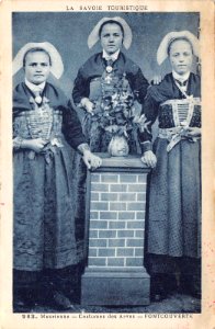 Costumes de la vallée des Arves