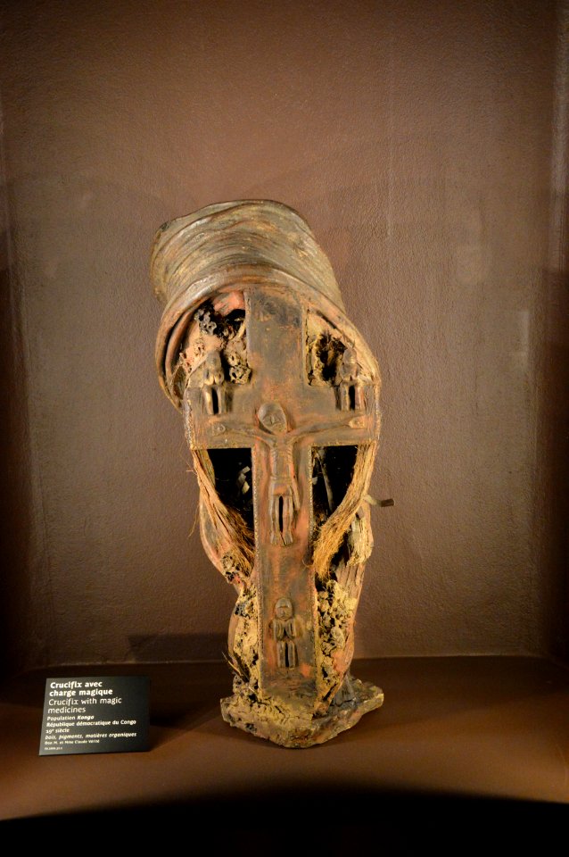 Crucifix avec charge magique, Kongo, Musée du quai Branly