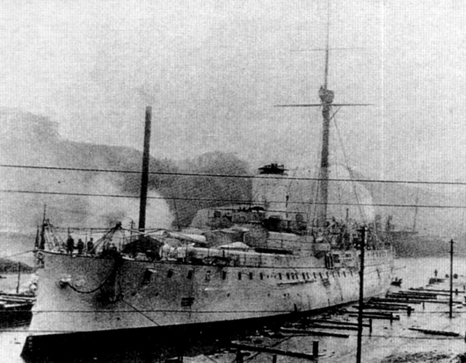 Cruiser Itsukushima 1902 in dock