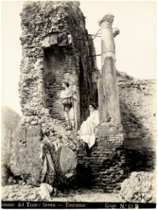 Crupi, Giovanni (1849-1925) - n. 0061B - Colonne del Teatro greco - Taormina