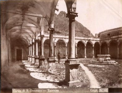 Crupi, Giovanni (1849-1925) - n. 0065 - Cortile di S. Domenico - Taormina