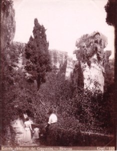 Crupi, Giovanni (1849-1925) - n. 0100 - Entrata alle latomie dei Cappuccini - Siracusa