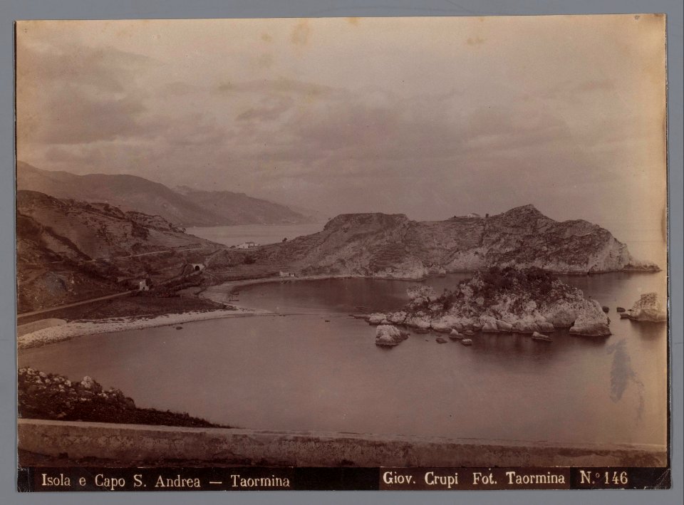 Crupi, Giovanni (1849-1925) - n. 0146 - Isola e Capo S. Andrea - Taormina - Rijksmuseum Amsterdam RP-F-F17116