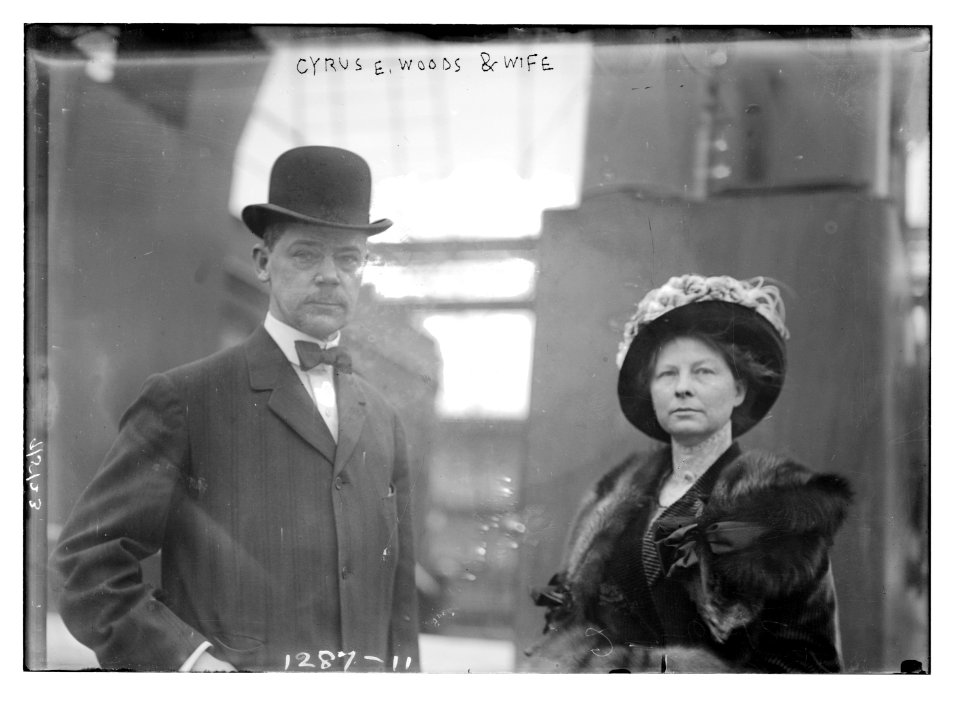 Cyrus E. Woods & wife LCCN2014686701