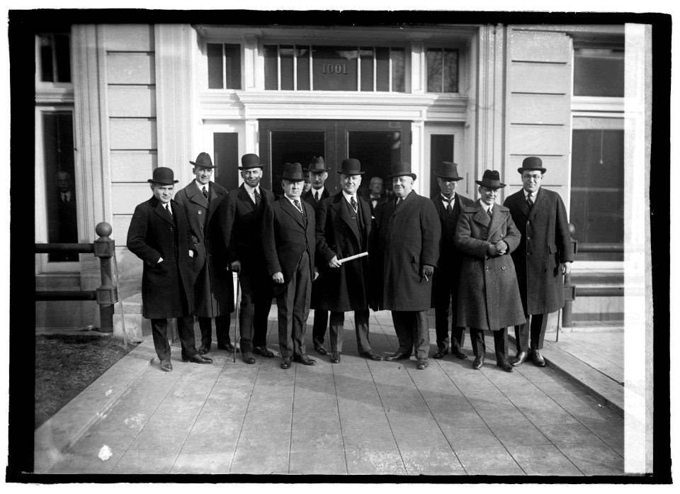 Daugherty & group, 2-24-22 LCCN2016846099