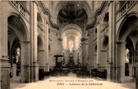 Dax (Landes) - Cathédrale - nef 4