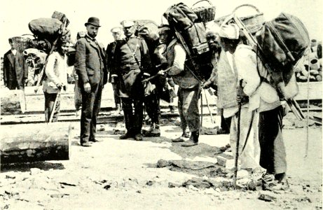 DEMIDOV(1904) p089 OUR PORTERS AT VLADIVOSTOK (14782116342)