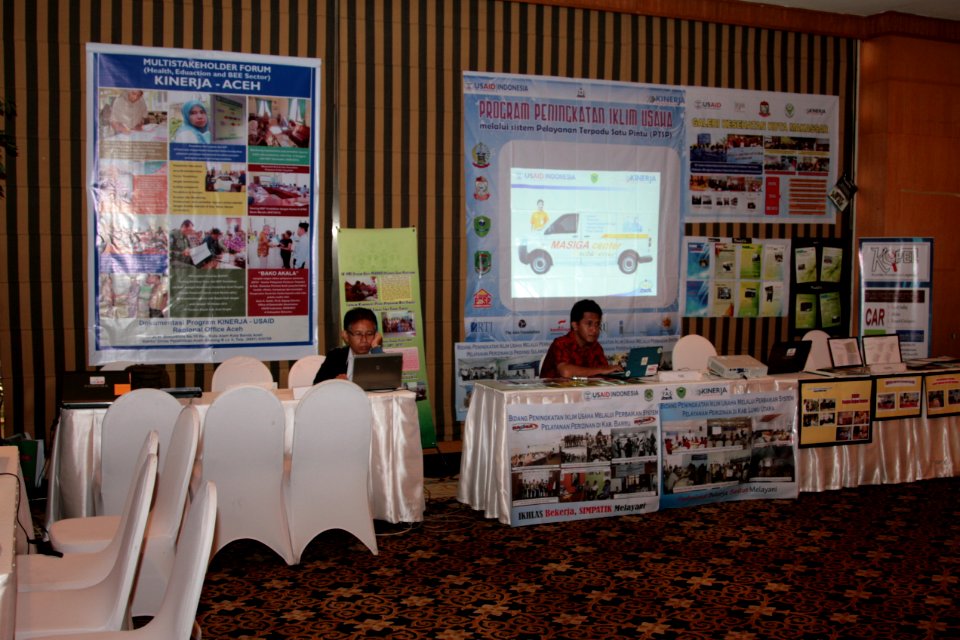 Democracy Governance Program (10957793336)