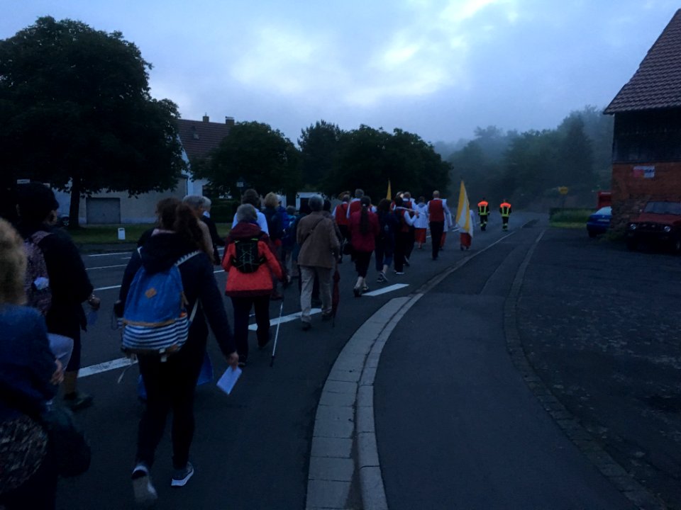 Giesel; Beginn der Bonifatiuswallfahrt