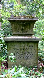Grabstein Edmund Lesser