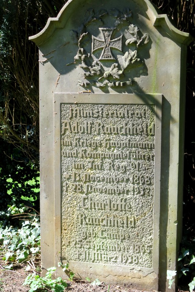 Grabstelle Adolf Rauchheld